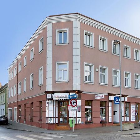 Hotel Zur Sonne Korneuburg Bagian luar foto