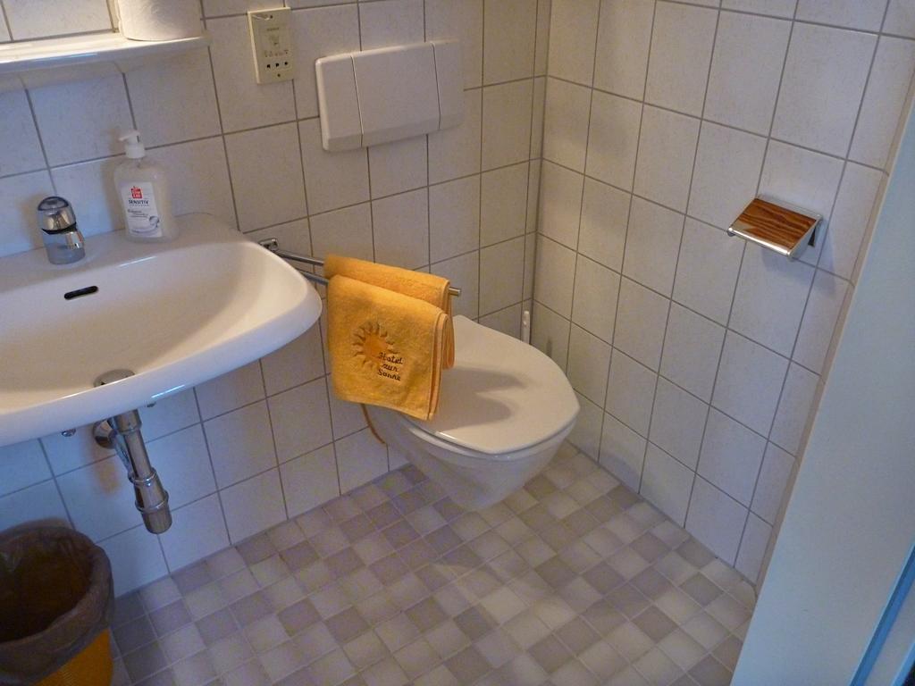 Hotel Zur Sonne Korneuburg Ruang foto