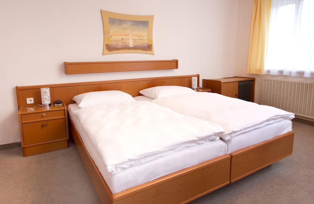 Hotel Zur Sonne Korneuburg Ruang foto